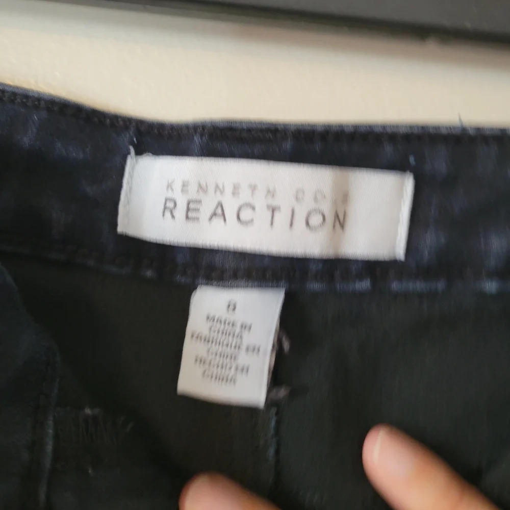 Kenneth Cole High Rise Skinny Dark Jeans With Zipper At The Ankle - Picture 3 of 9